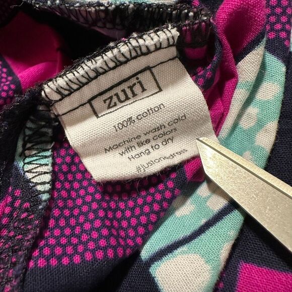 Zuri Magenta Black Geometric Abstract Retro Mod Print Button Up Shirt Top, Large - Picture 6 of 8